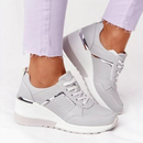 Sophia - Moderigtige kilehælssneakers med en sporty kant
