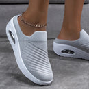 Stella - Fleksible sneakers med åndbar overdel og strimmeldesign