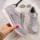 Victoria - Letvægtssneakers med lynlåsdetaljer og slidstærk sål