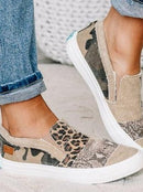 Olivia - Slip on sneakers med leopardprint og farveblokdesign