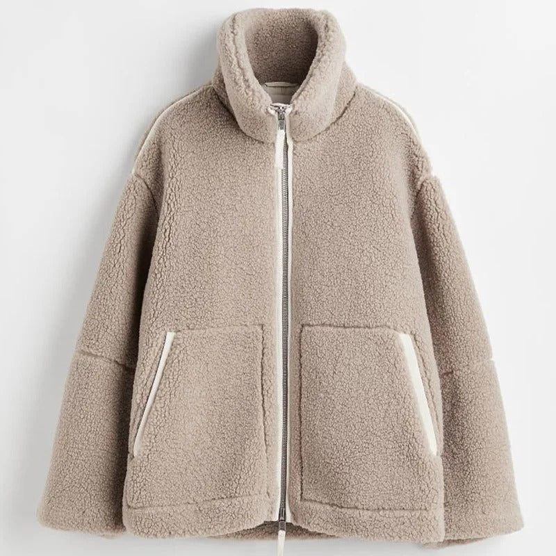 Tessa – Oversized jakke med lynlåslukning og lommer