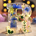 GlowPetal – Personlig Bogstavlampe Med Smukt Blomsterdesign