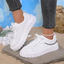 Chloe – Slip on sneakers med chunky sål og markant kædedetalje