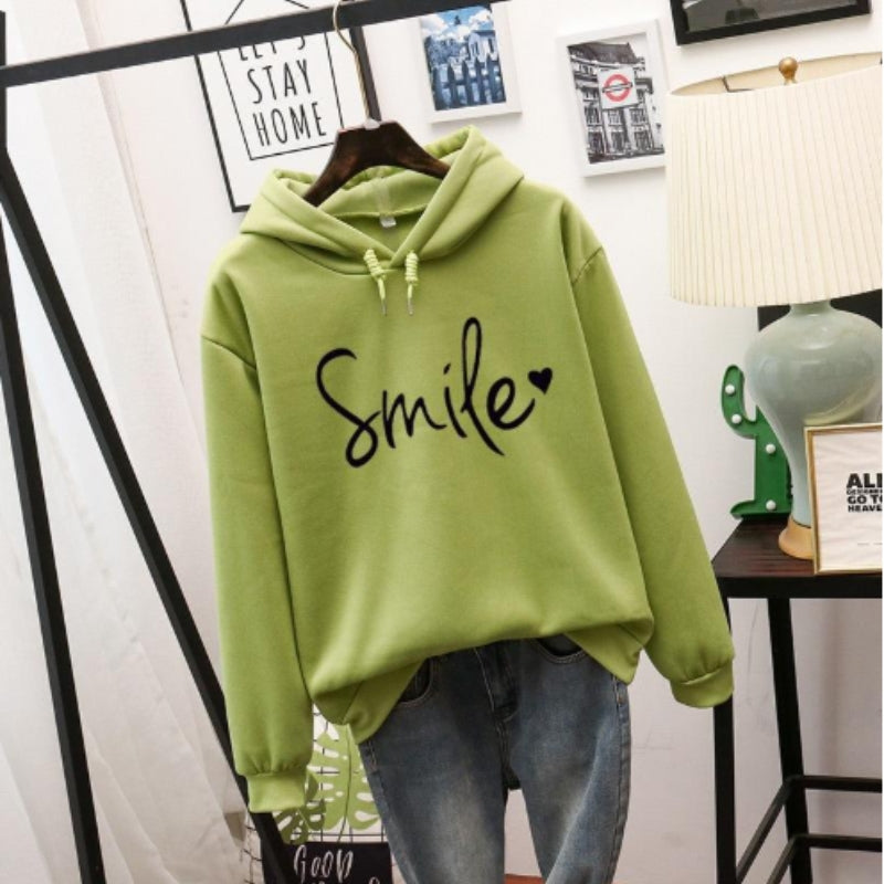Angela – Legesyg oversized hættetrøje med Smile-grafik og afslappet pulloverdesign
