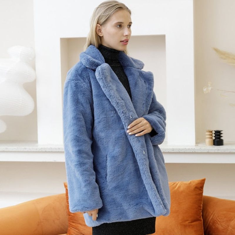Ramona – Elegant langærmet frakke med flapkrave og åbent design foran