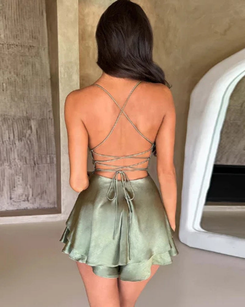 Savannah - Rygløs minikjole med justerbare stropper for et fantastisk look