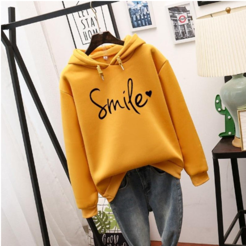 Angela – Legesyg oversized hættetrøje med Smile-grafik og afslappet pulloverdesign