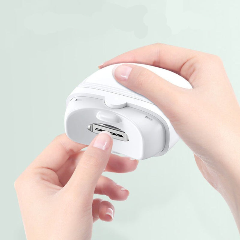 ClipEase – Genopladelig elektrisk negleklipper med indbygget opbevaring og natlysfunktion