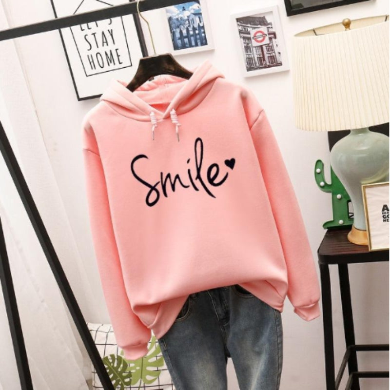 Angela – Legesyg oversized hættetrøje med Smile-grafik og afslappet pulloverdesign