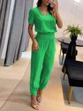 Mia - Moderne jumpsuit med v hals og korte ærmer