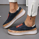 Natalie – Slip on sneakers med perforeret design og stribede detaljer