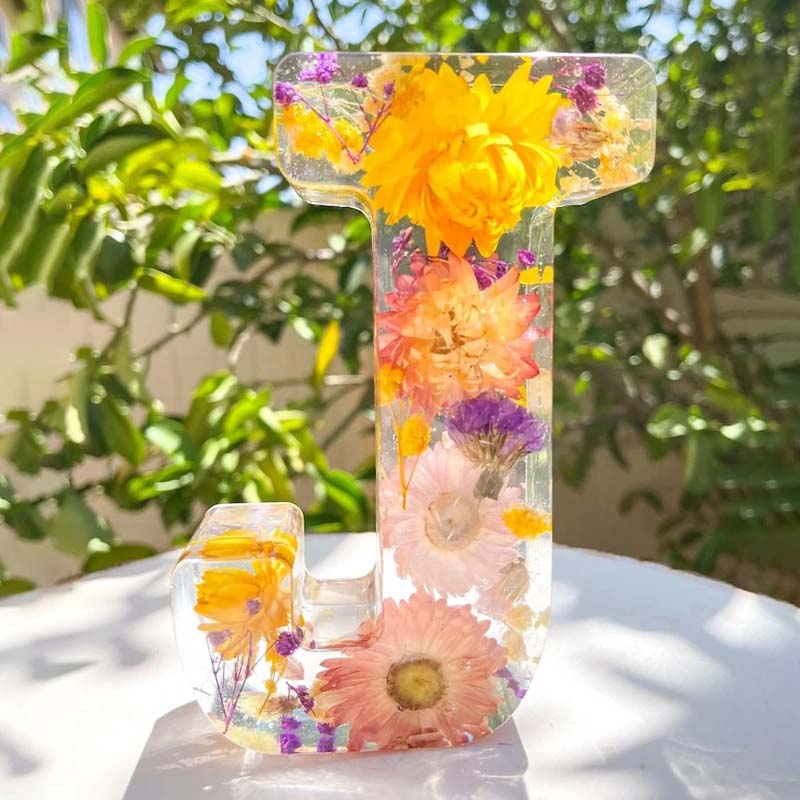 GlowPetal – Personlig Bogstavlampe Med Smukt Blomsterdesign
