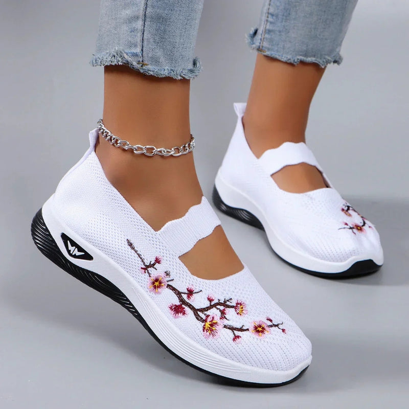 Lily – Elegante sporty sneakers med polstret bund og grebforbedret sål