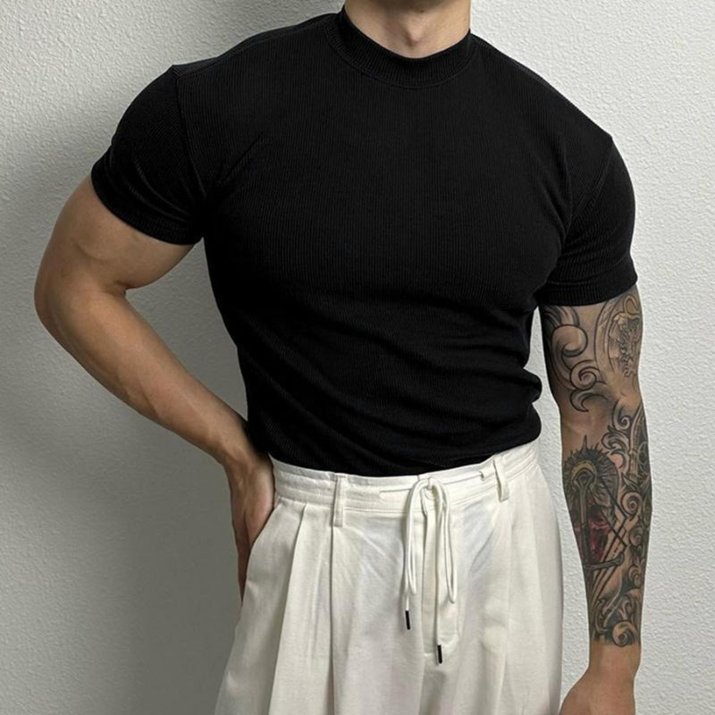 Casen - Slim fit t shirt med korte ærmer og høj hals