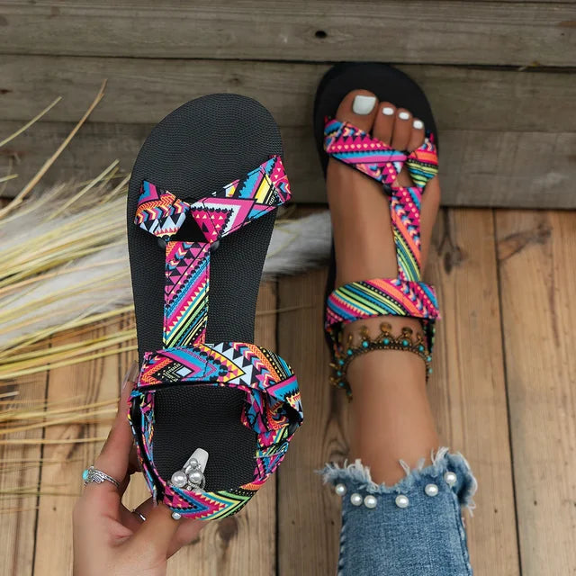 Brielle - Sporty sandaler med fleksible stropper og unikke print