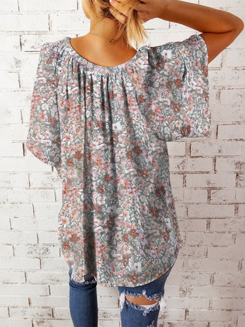 Tracy – Elegante bluse med blomstertryk med V udskæring og korte flydende ærmer