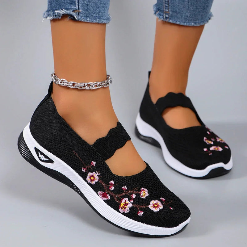 Lily – Elegante sporty sneakers med polstret bund og grebforbedret sål