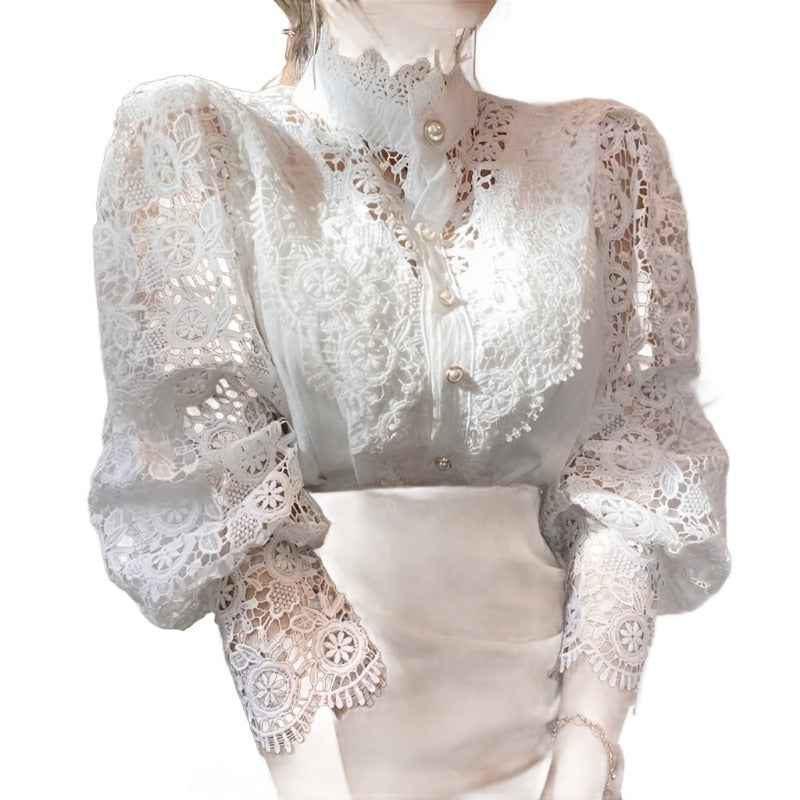 Clara – Chic bluse med lange ærmer og knap foran