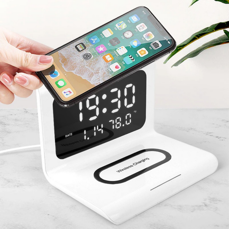 TimeDeck - LED Skrivebordsur Med Kalender Alarm Temperatur Og Trådløs Opladning