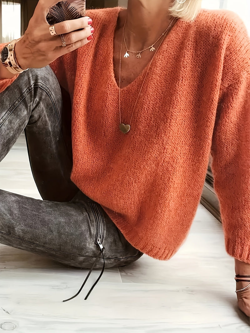 Uma - Hyggelig Dyb V-Hals Sweater med Lange ærmer