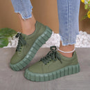 Chloe – Slip on sneakers med chunky sål og markant kædedetalje