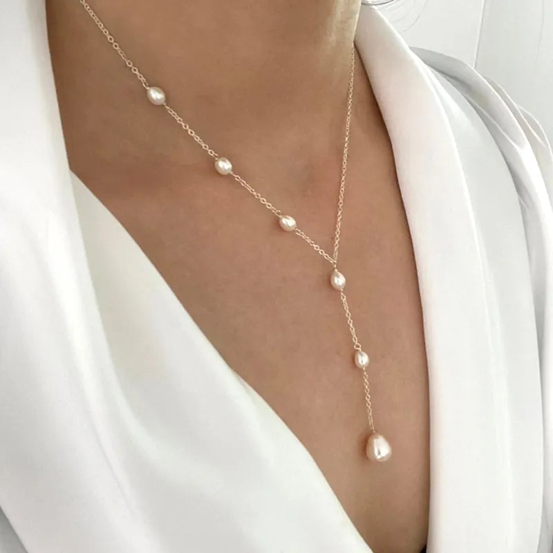Selena – Let perlehalskæde i moderne og elegant stil