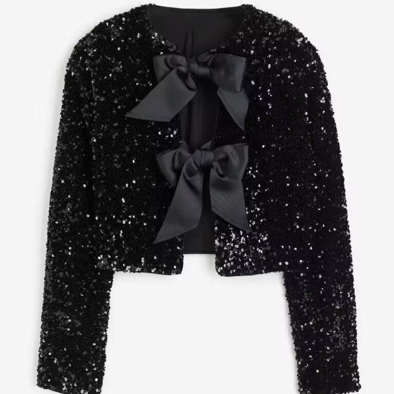 Anaya – Elegant cropped top med lange ærmer og sløjfedetaljer foran