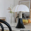 LumiGlow - Elegant retro-bordlampe med varm stemningsbelysning