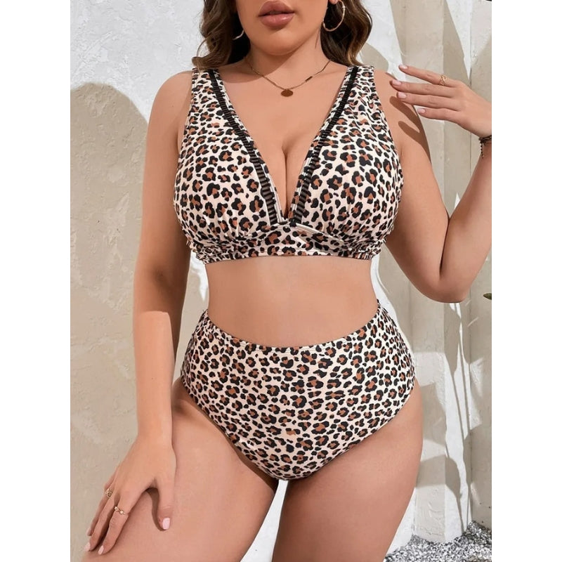 Leona – Højtaljet bikinisæt med unikt print og åben ryg