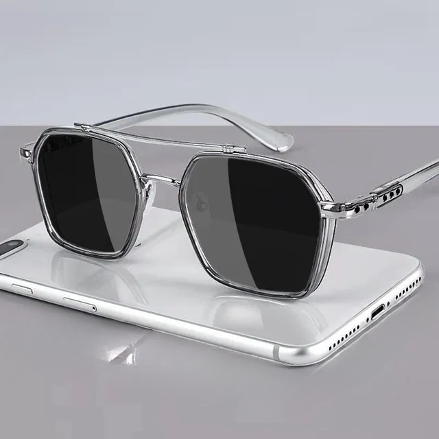VisionCore - Firkantede solbriller med tonet glas og UV400 beskyttelsesdesign