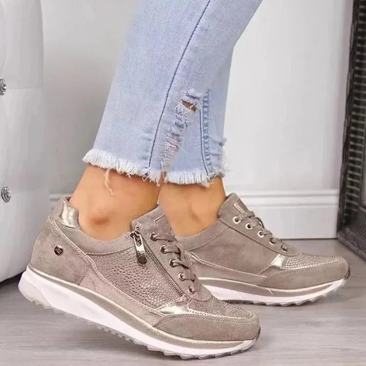 Victoria - Letvægtssneakers med lynlåsdetaljer og slidstærk sål