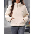 Amaya – Elegant pullover med halv lynlås, lange ærmer og forlomme