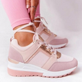 Sophia - Moderigtige kilehælssneakers med en sporty kant