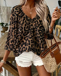 Annika – Langærmet bluse med leopardprint og V hals