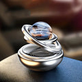 ScentOrbit – Billuftfrisker med 360° roterende kugle og solcelledrevet opladningssystem
