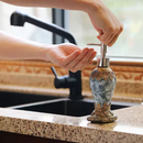 PureLuxe – Elegant sæbedispenser med elegant design til stilfuld badeværelsesindretning