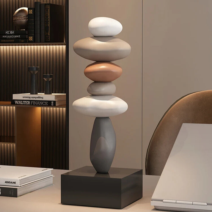 StoneBalance – Minimalistisk Stablet Stenskulptur til Rolig og Elegant Indretning