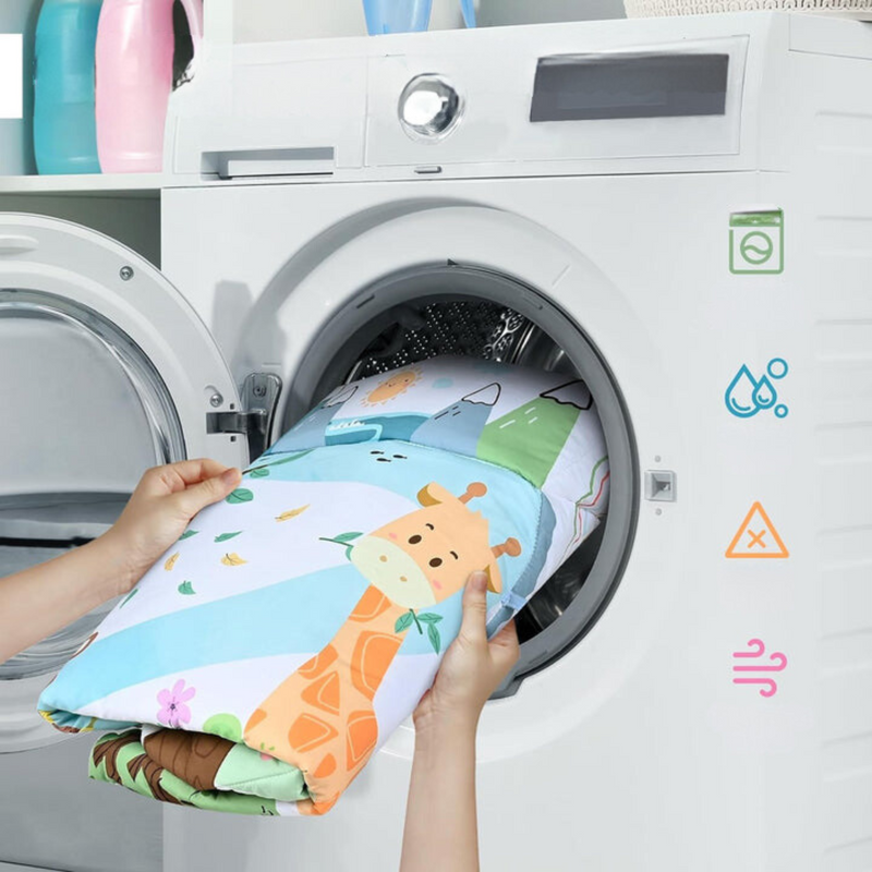 PlayNest – 8-i-1 Legetæppe med Boldhul & Legetøj