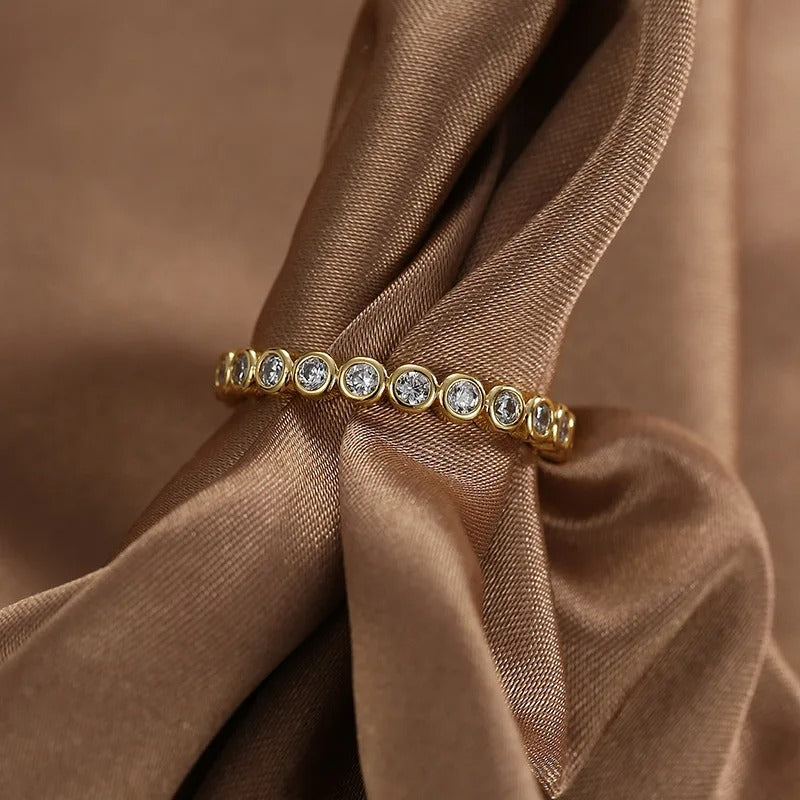 Annie – Boble ring med klynget glans og afrundet silhuet