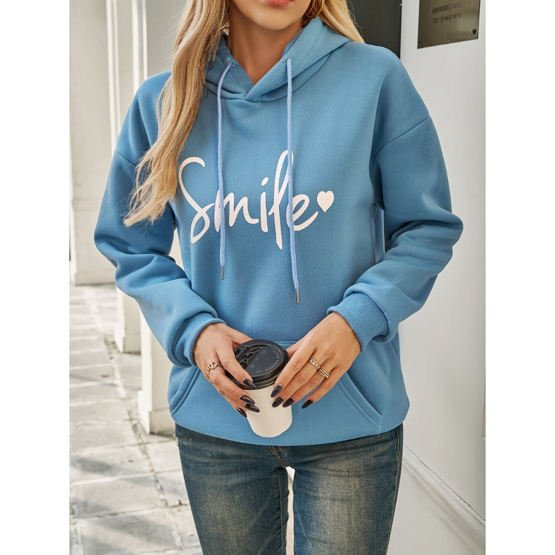 Angela – Legesyg oversized hættetrøje med Smile-grafik og afslappet pulloverdesign