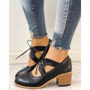 Linda – Trendy blokhælsko med udskæring og rund snude