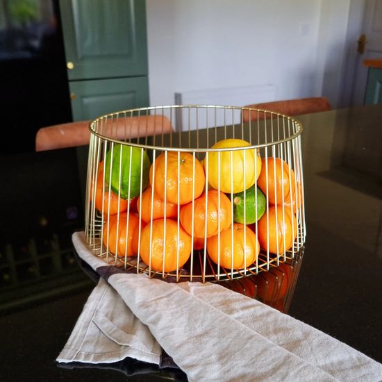 GoldenNest – Elegant Kurv i Guldtråd til Stilfuld Opbevaring