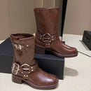 Rhea – Støvler med tykke såler med rund tå og dekorative spændeaccenter