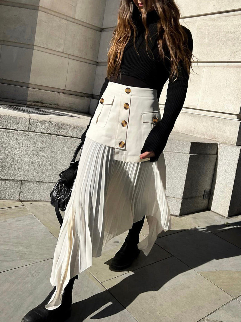 Lina – Moderne plisseret nederdel med lagdelt look og knapper foran