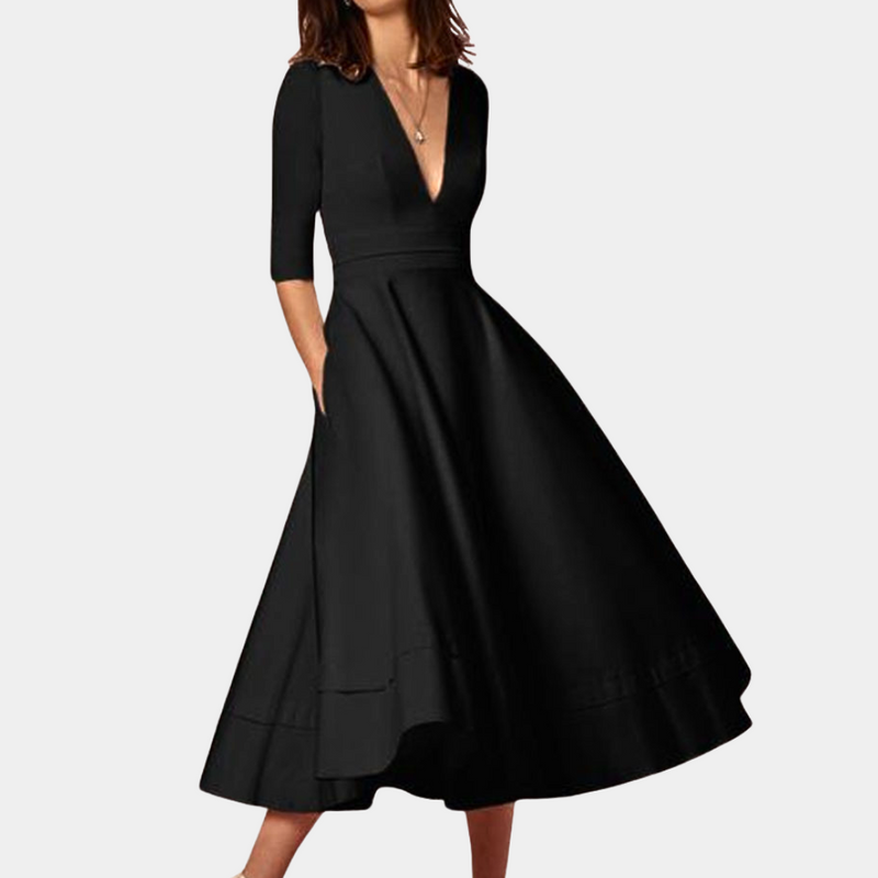 Valentina – Elegant kortærmet kjole med dyb v udskæring og a linjedesign