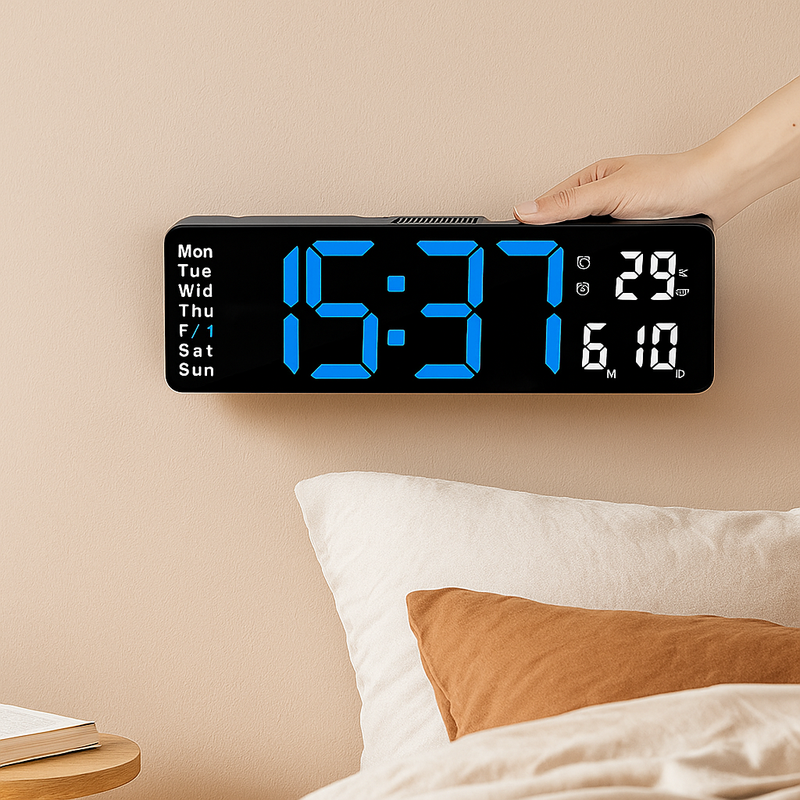 TimeGlow – LED Digital Vægur med Multifunktionelt Display og Fjernbetjening