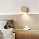 OrbGlow – Moderne skulpturel væglampe med blød omgivende glød