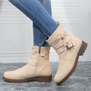 Reina – Ankelstøvler med spændedetaljer og lav blokhæl