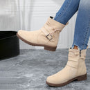 Reina – Ankelstøvler med spændedetaljer og lav blokhæl