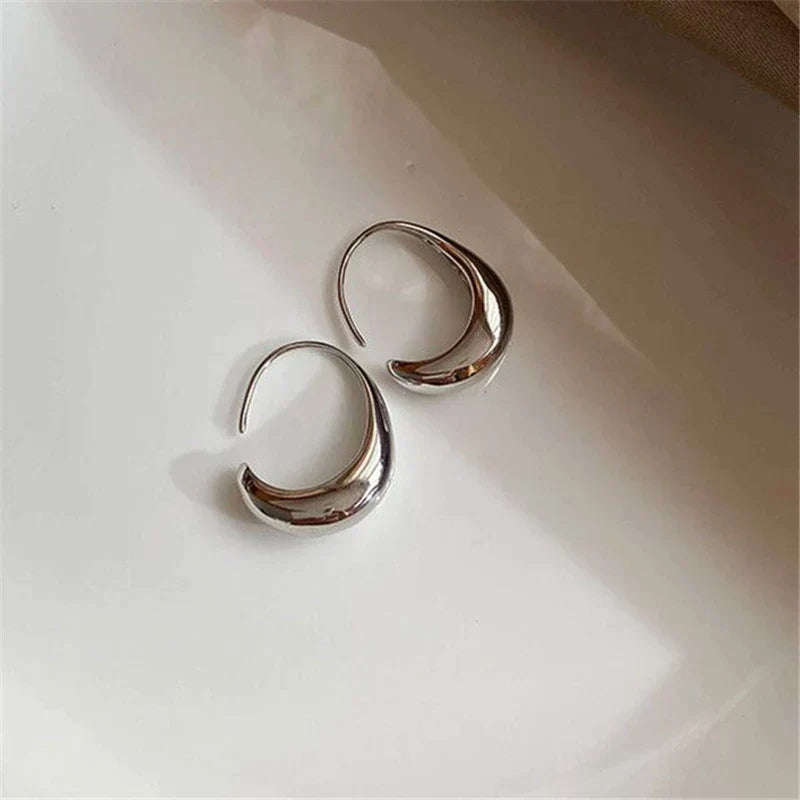 Daisy – Luksus design hoop øreringe med glat skinnende finish